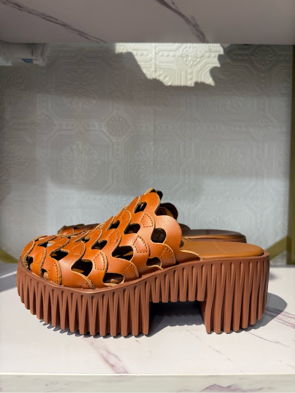4ccccees -Plia Wave Women’s Tan Platform Clogs - Picture 2 of 7
